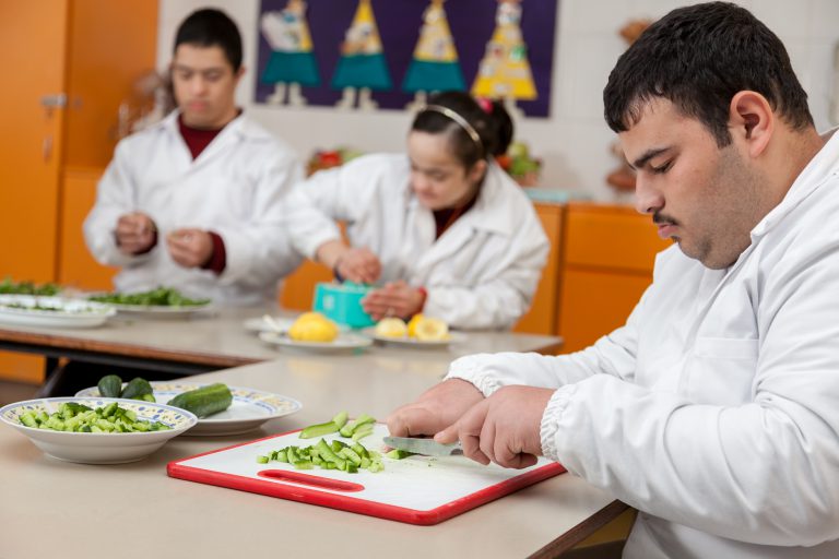 حفل العشاء الخيري لجمعية الشابات المسلمات